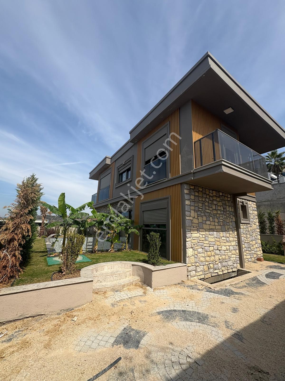 Yaylaköy'de Deniz Manzaralı Özel Havuzlu Sıfır Villa - Görsel 17