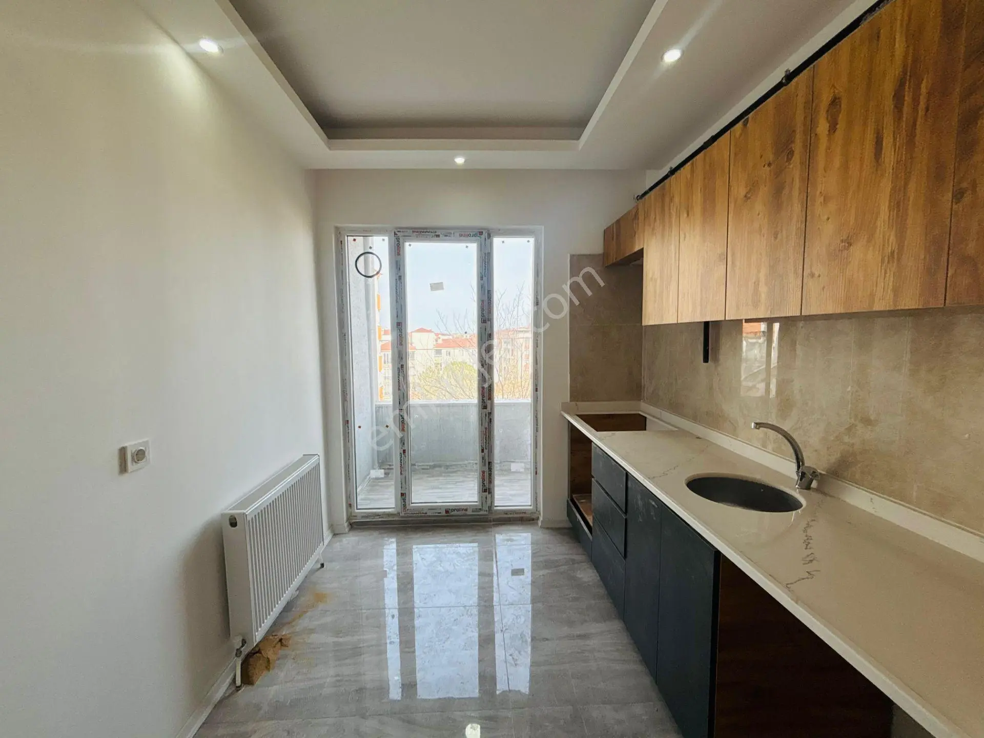 Güven'den İstasyon'da Okullar Bölgesinde K.otoparklı 2+1 Daire - Görsel 5