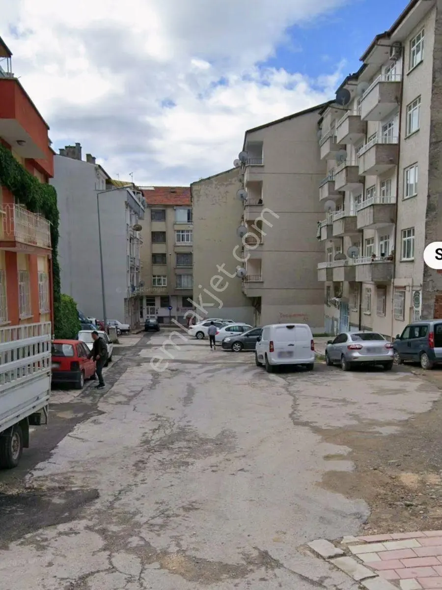 Hastane Caddesine Yakın 200m² Kiralık Depo