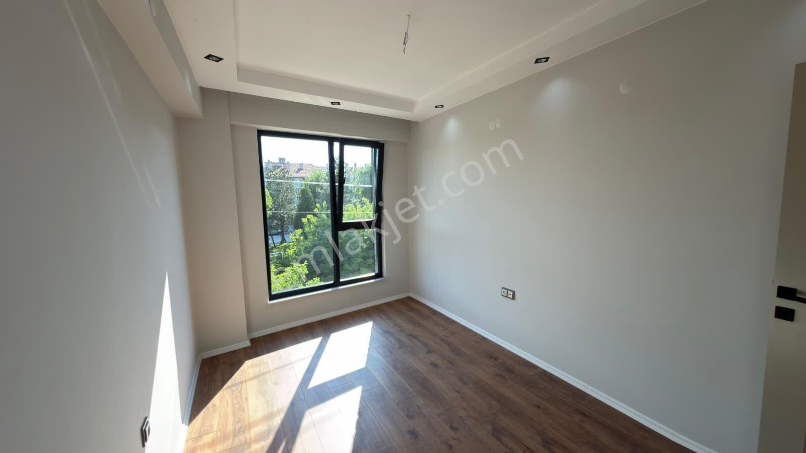 Rba'dan Sütlüce Mh. İstiklal Cd. Üzerinde Satılık 1+1 Apart - Görsel 3