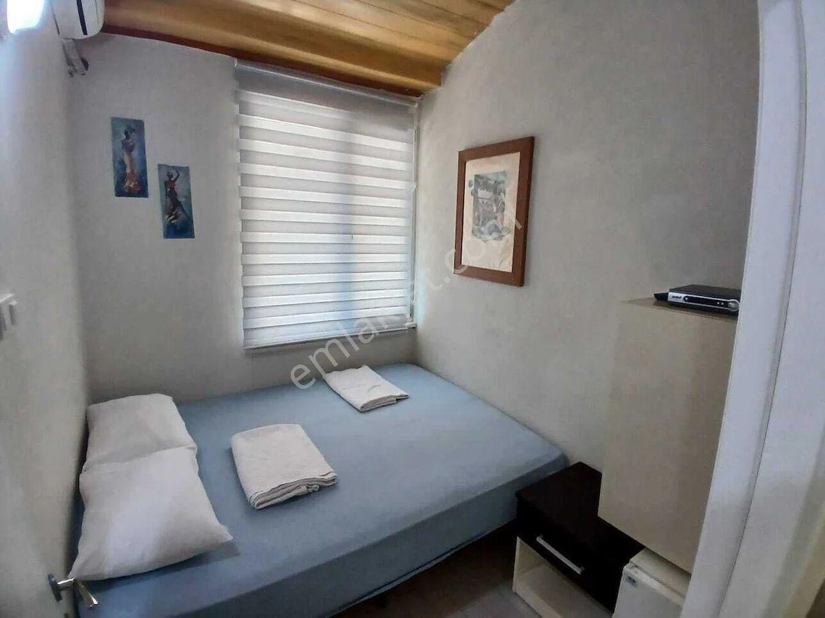 Akman'dan Avşa Adasında Plaja 100 Metre 9 Odalı Butik Otel