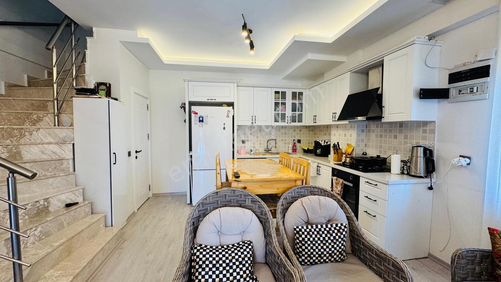 Foça Hacıveli Mah. 2+1 Eşyalı Kiralık Dubleks Villa - Görsel 15