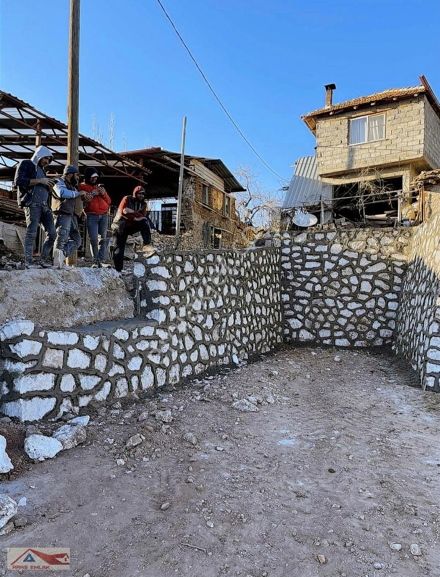 Köy İçinde Kaçmaz 740 M2 Villa Arsası Taş Duvar Ve Projesi Var - Görsel 3