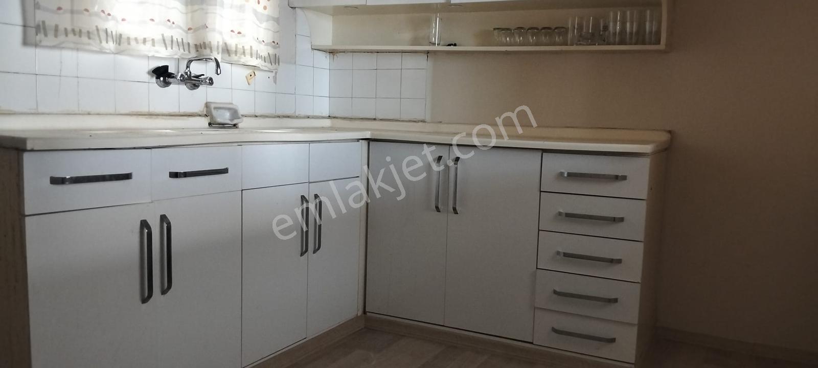 Kiralık, 2+1, Geniş Tip Daire, Bostanlı Çarşı, Merkezi Konum - Görsel 8
