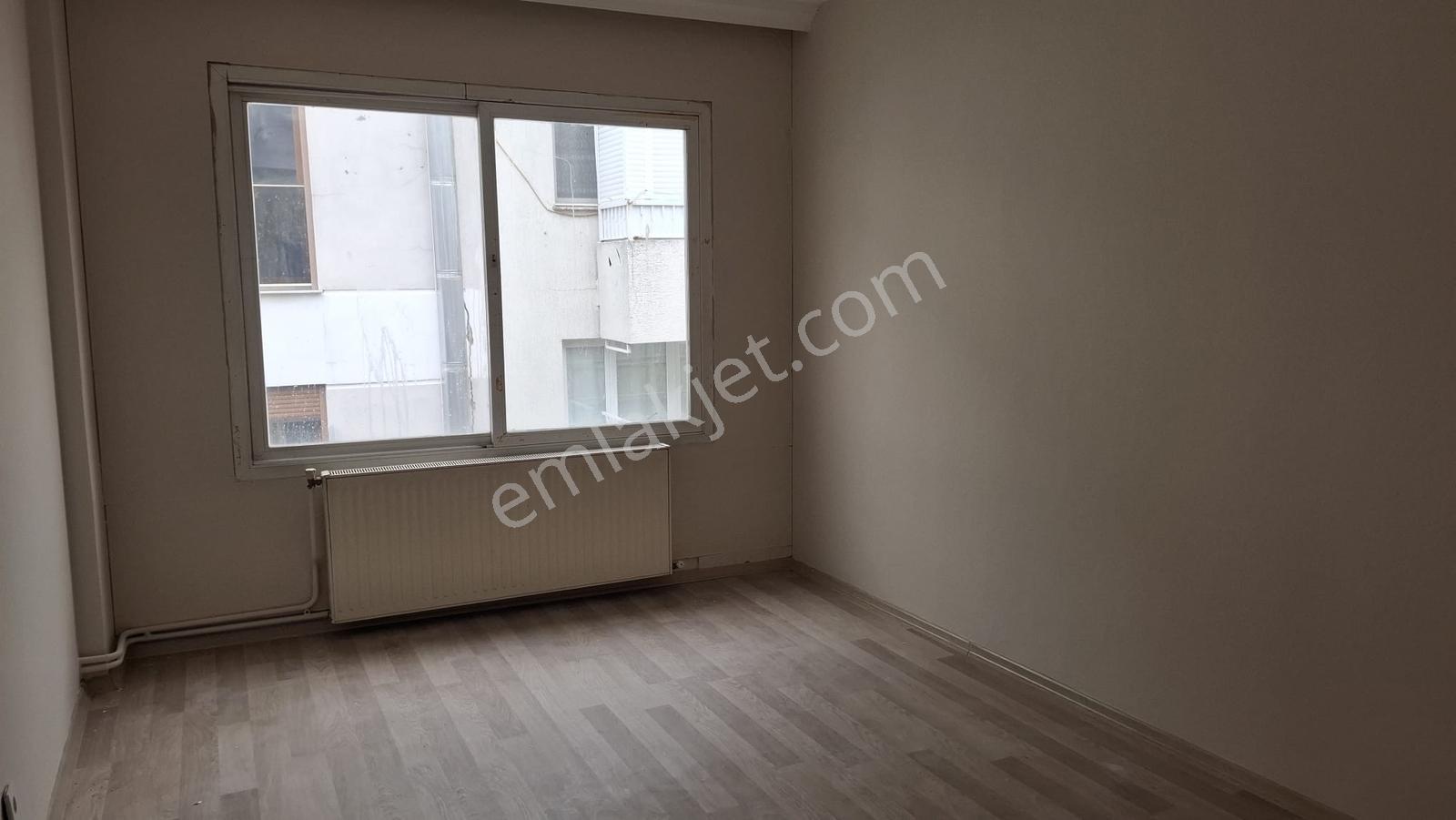 Kiralık, 2+1, Geniş Tip Daire, Bostanlı Çarşı, Merkezi Konum - Görsel 2