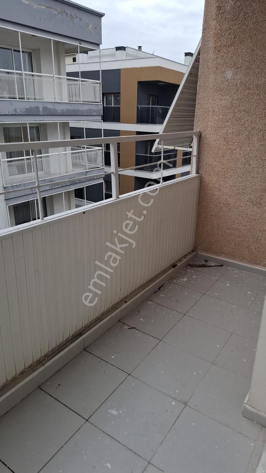 Kiralık, 2+1, Geniş Tip Daire, Bostanlı Çarşı, Merkezi Konum - Görsel 14