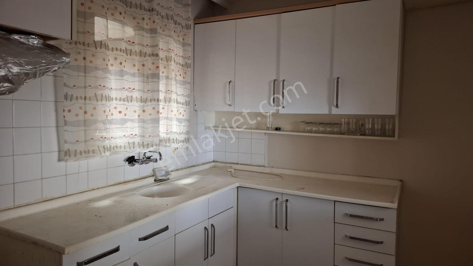 Kiralık, 2+1, Geniş Tip Daire, Bostanlı Çarşı, Merkezi Konum - Görsel 16