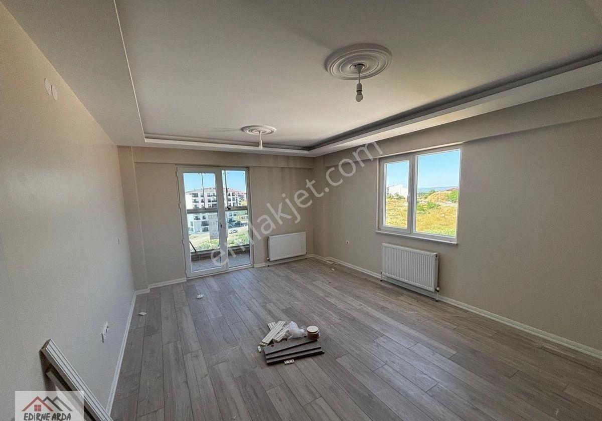 Arda Emlak Ofisi’nde Lagom Otel Yakını Kapalı Balkonlu Ebeveyn Banyolu Sıfır Daire
