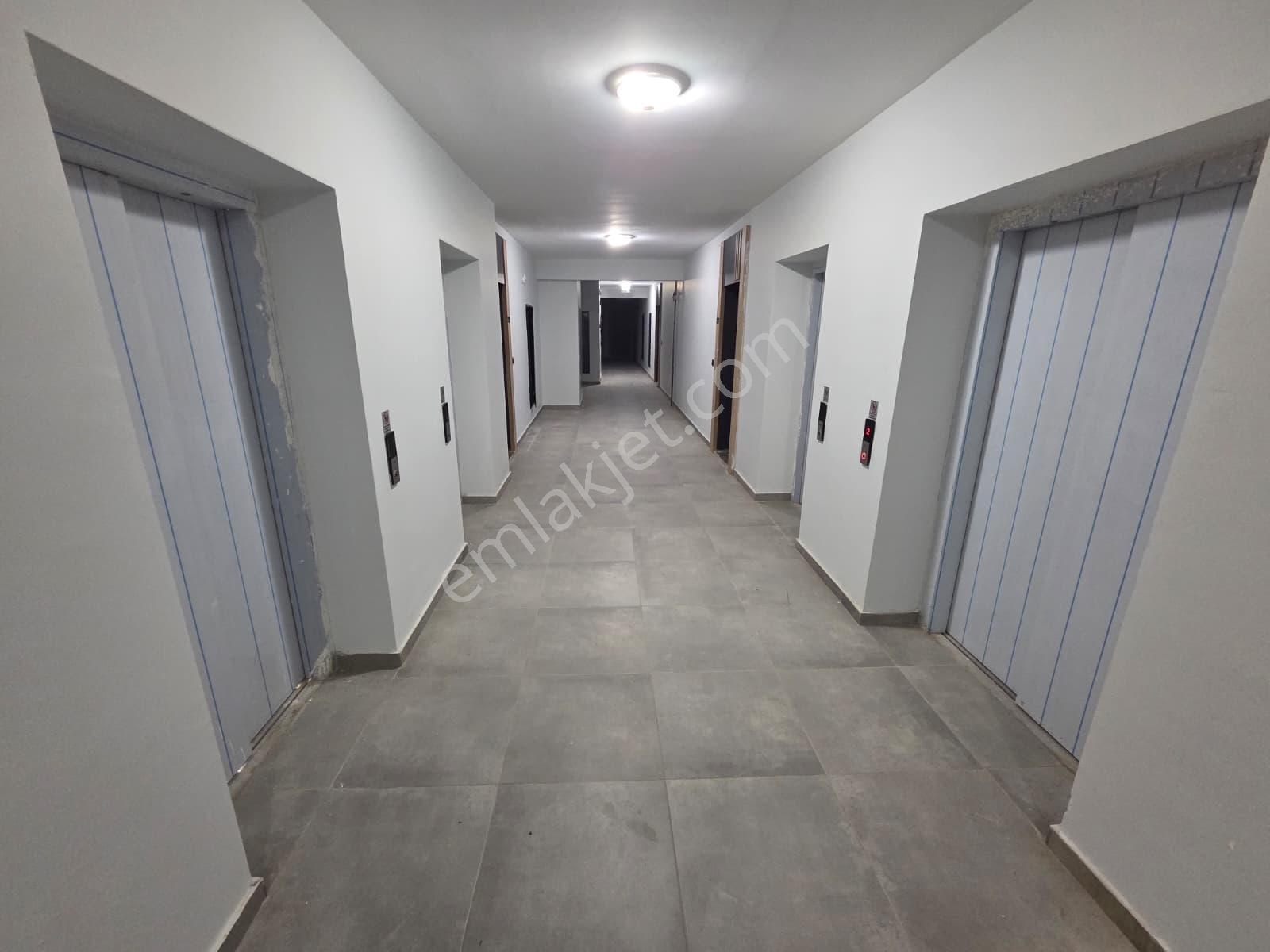 Ap İstport Terrace Sitesinde Lüks Yapılı Kiralık 2+1 Daire - Görsel 14