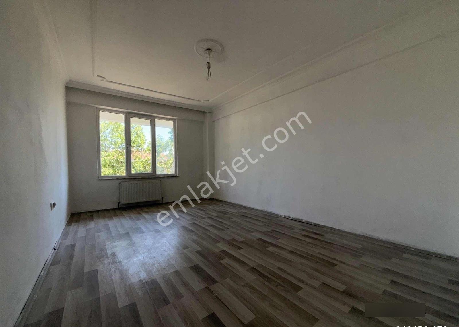 Emek Mah. Dilek Caddesi Yakını 2+1 110m2 Daire - Görsel 3