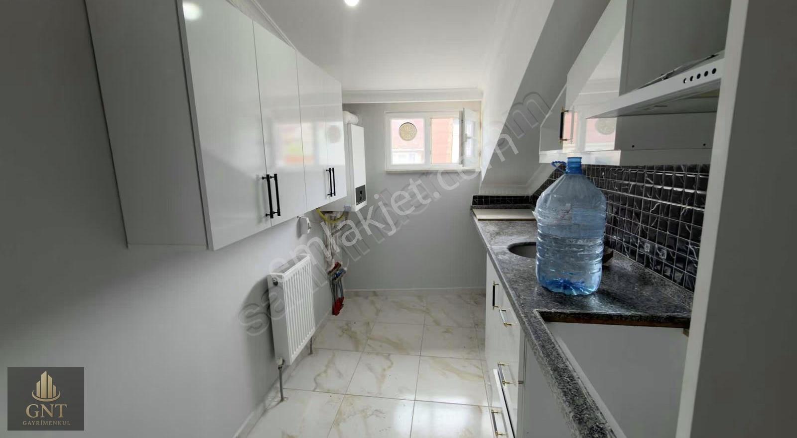 Salıpazarında Yeni 2+1 Çatı Katı Çift Balkonlu Kiralık Daire - Görsel 6