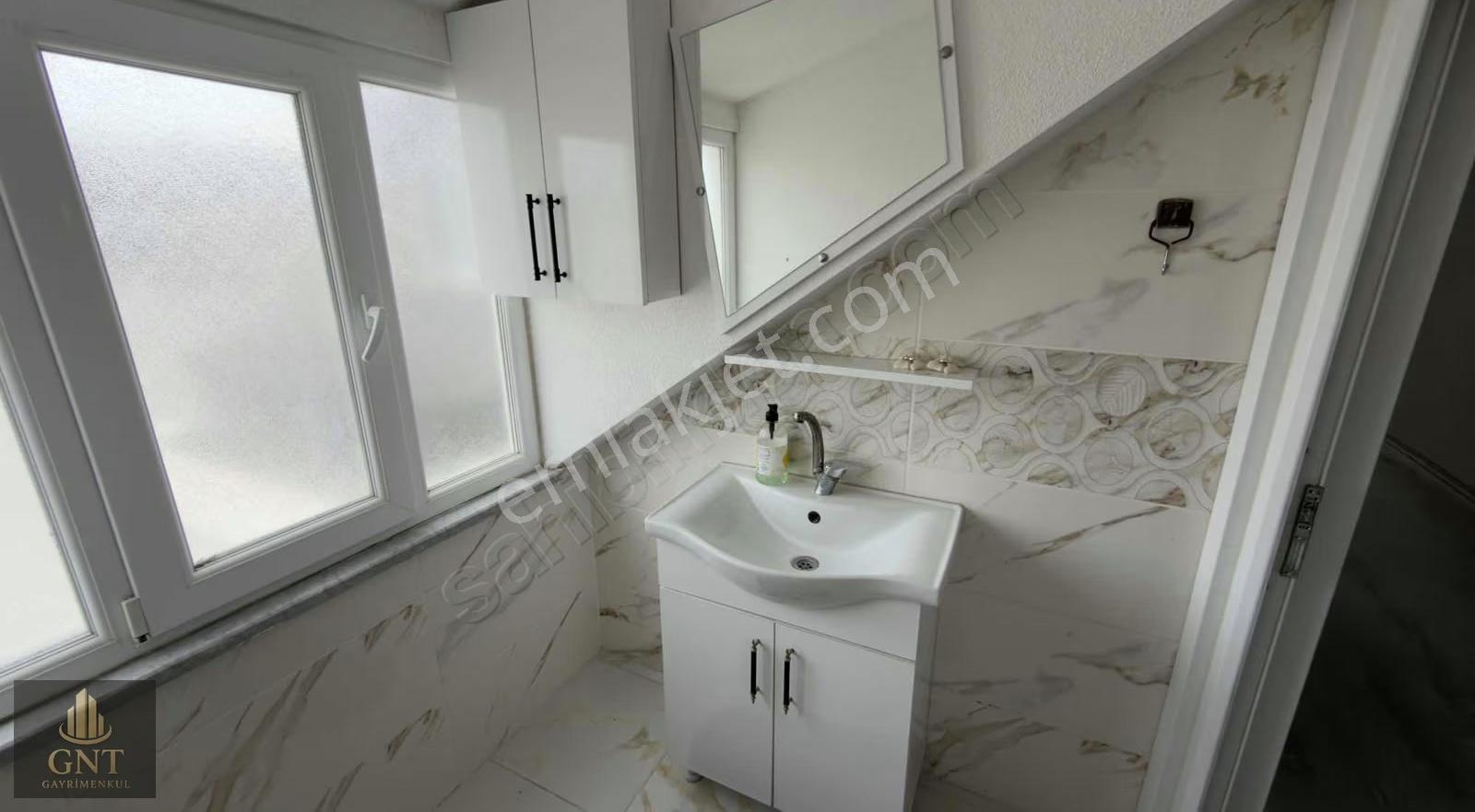 Salıpazarında Yeni 2+1 Çatı Katı Çift Balkonlu Kiralık Daire - Görsel 13