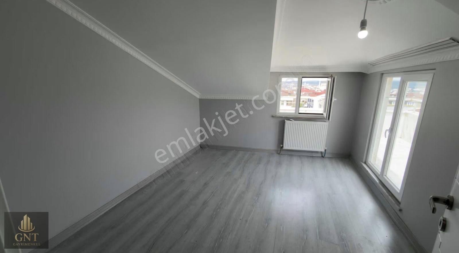 Salıpazarında Yeni 2+1 Çatı Katı Çift Balkonlu Kiralık Daire - Görsel 7