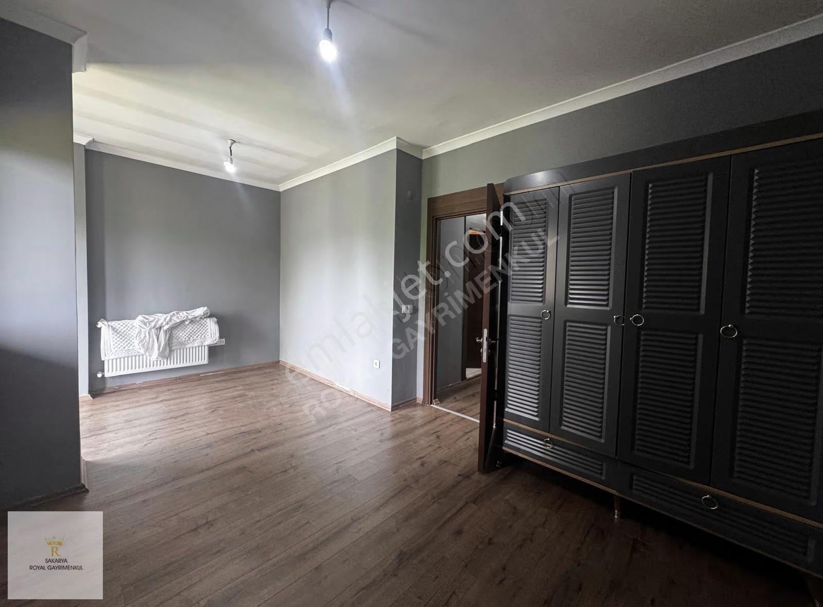 Royal Gayrimenkul'den Site İçi Güvenlikli Havuzlu Villa - Görsel 4