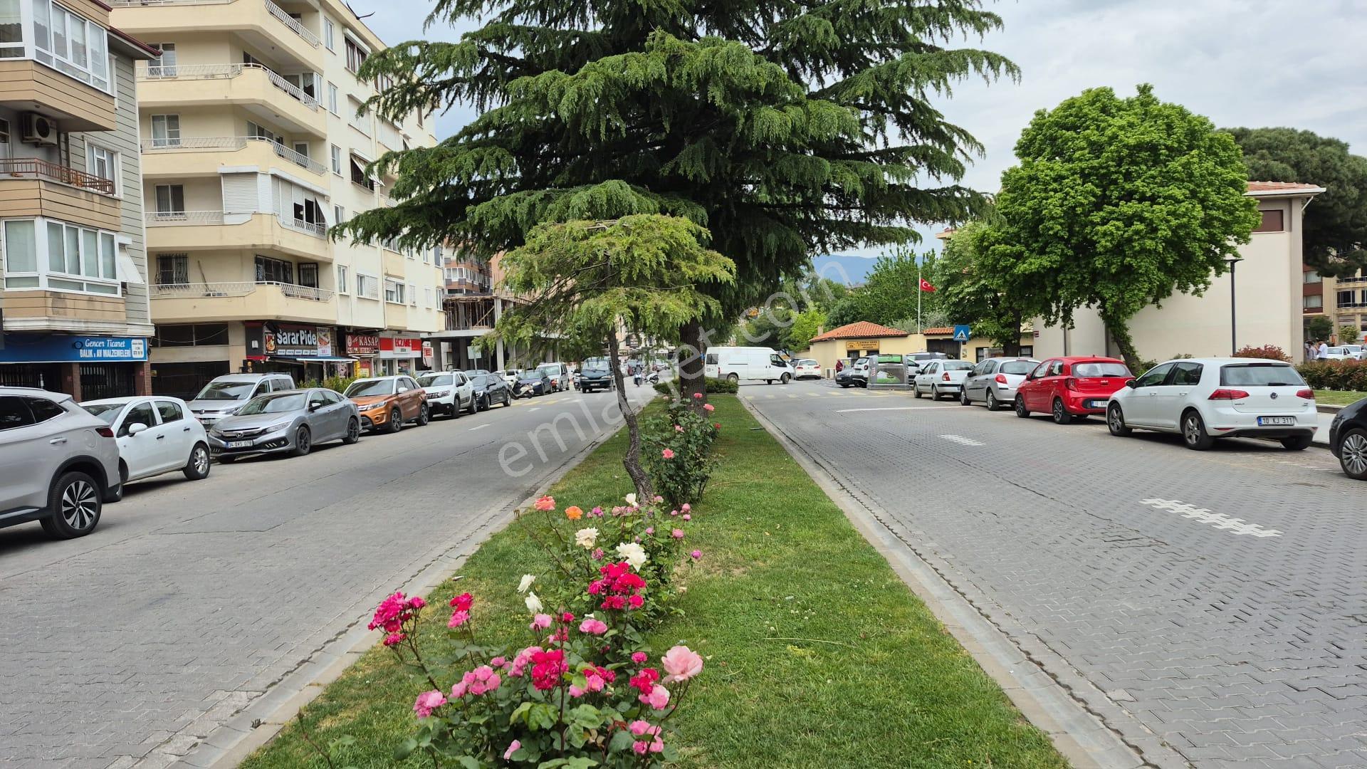 Akmandan Edremit Merkezde Cadde Üzeri Kiralık Daire - Görsel 22