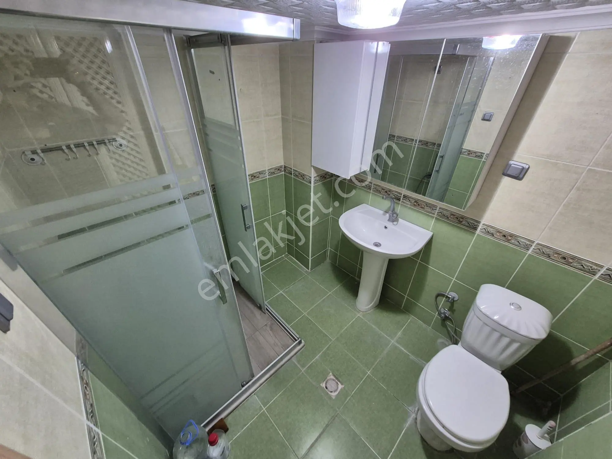 Akmandan Edremit Merkezde Cadde Üzeri Kiralık Daire - Görsel 3