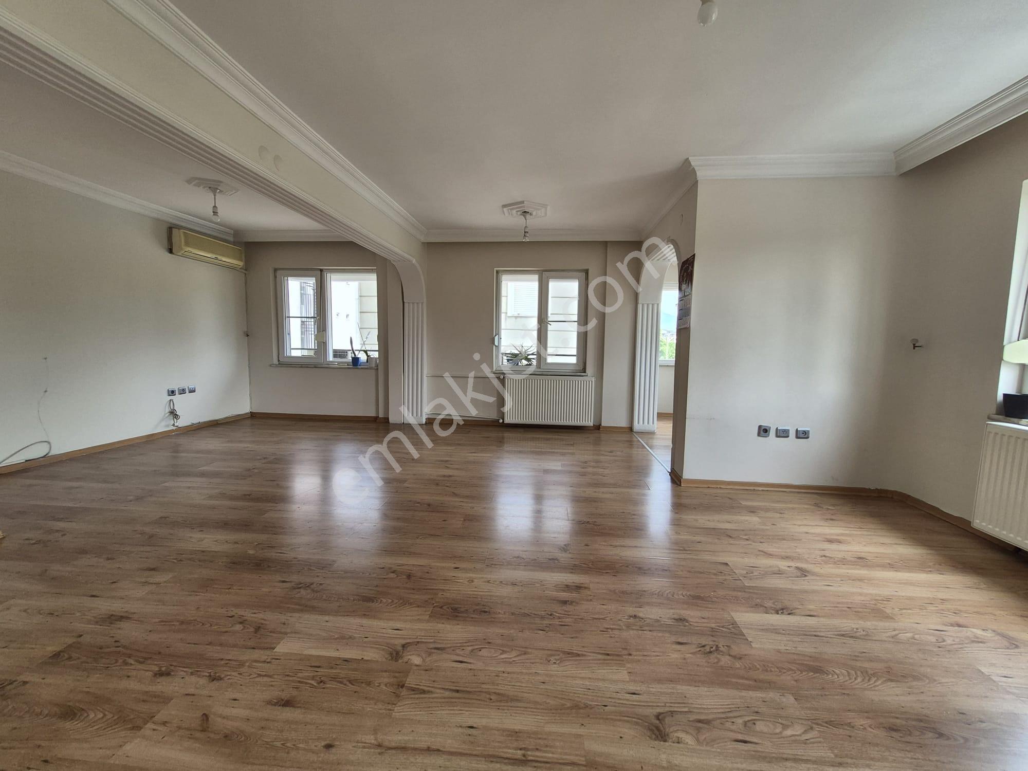 Akmandan Edremit Merkezde Cadde Üzeri Kiralık Daire - Görsel 20