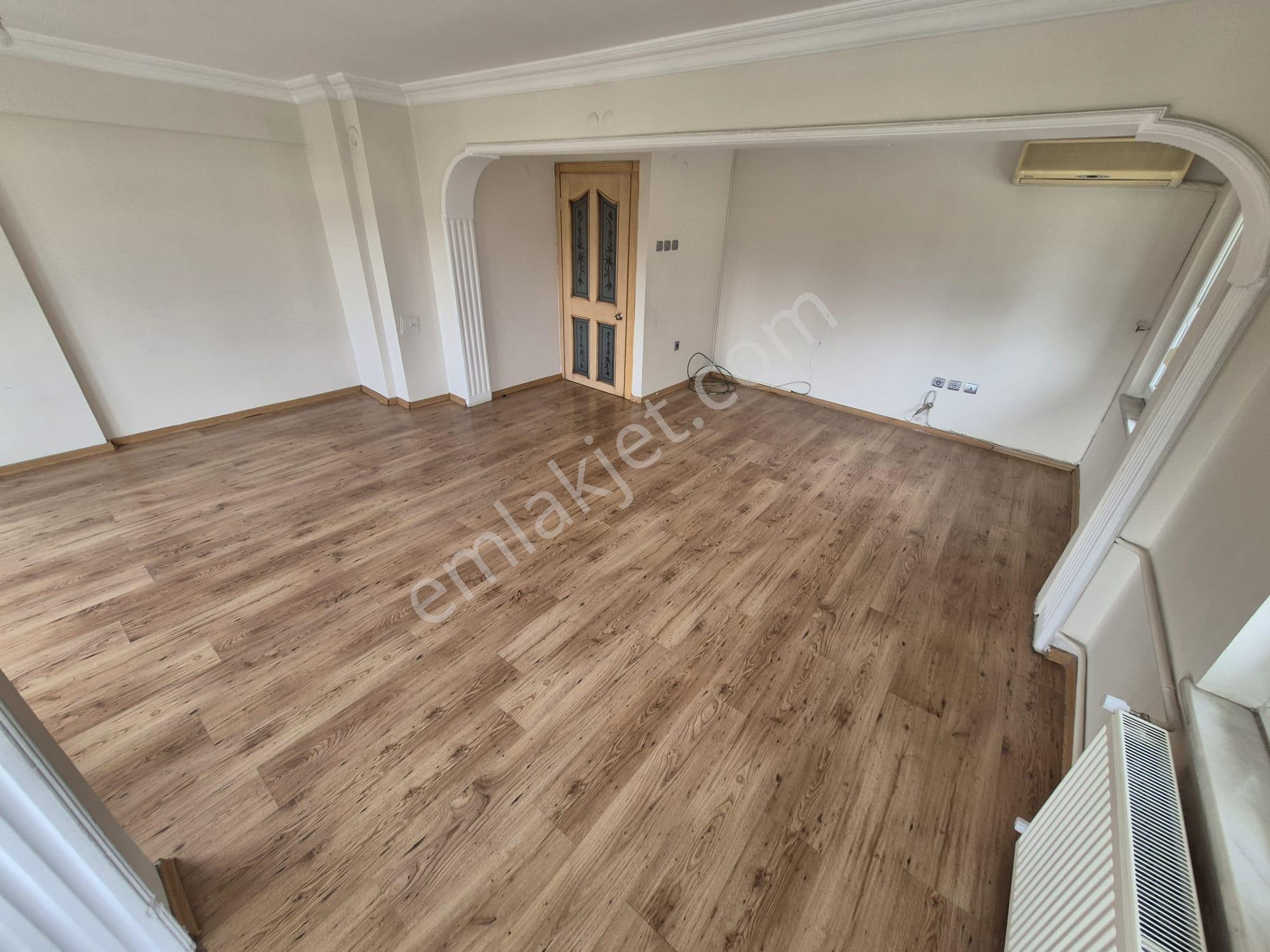 Akmandan Edremit Merkezde Cadde Üzeri Kiralık Daire - Görsel 21