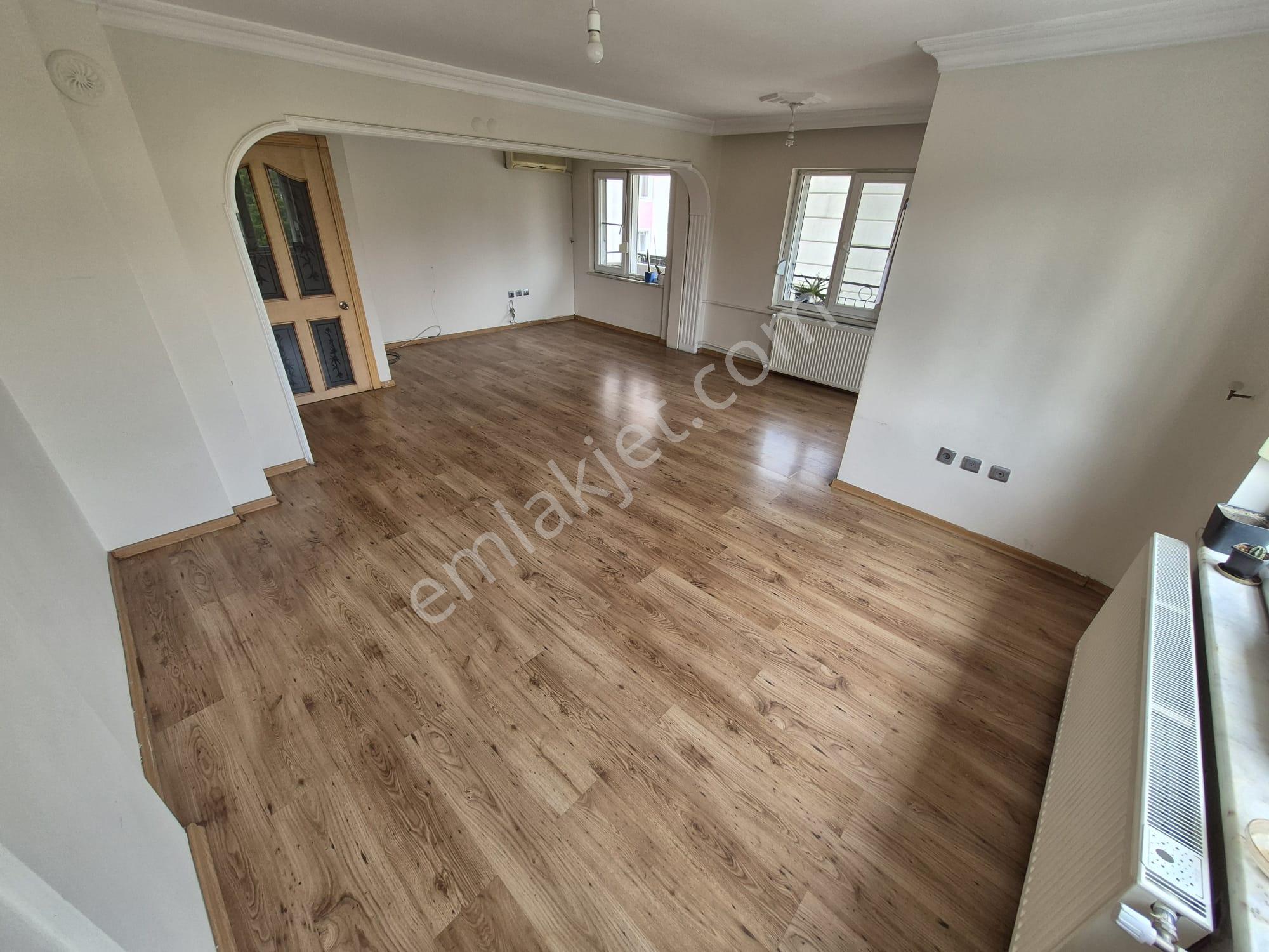 Akmandan Edremit Merkezde Cadde Üzeri Kiralık Daire - Görsel 18
