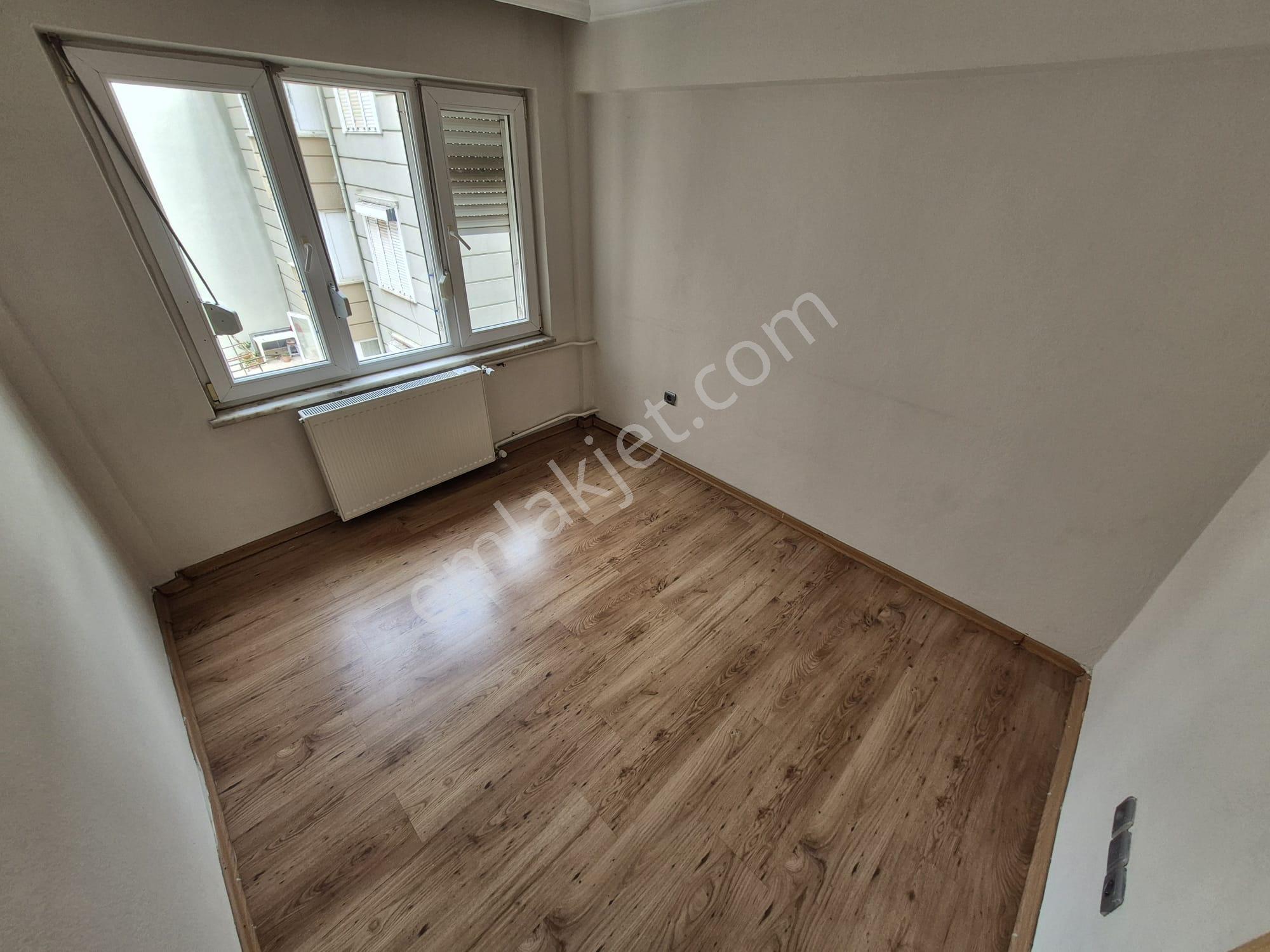 Akmandan Edremit Merkezde Cadde Üzeri Kiralık Daire - Görsel 8