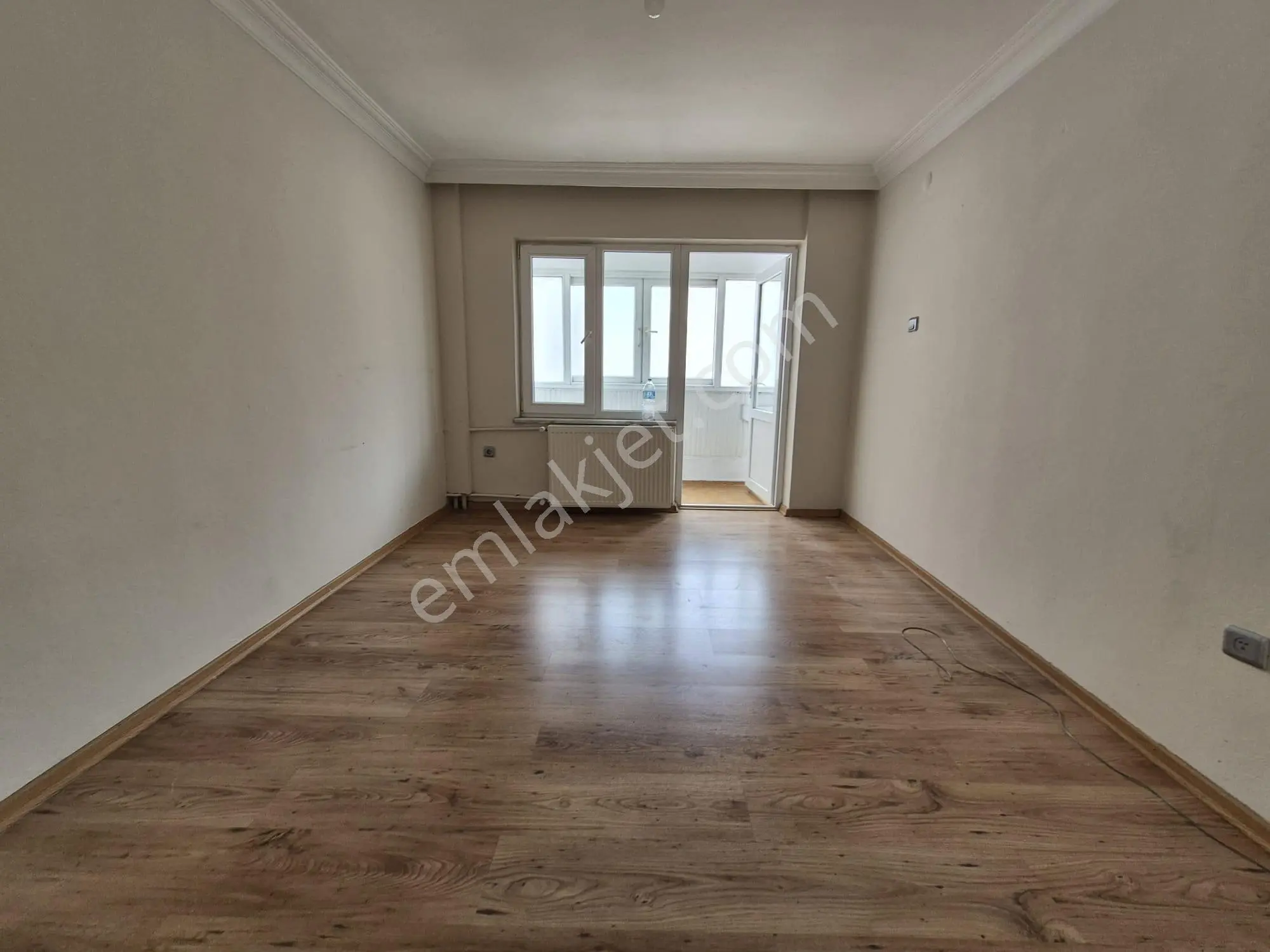 Akmandan Edremit Merkezde Cadde Üzeri Kiralık Daire - Görsel 4