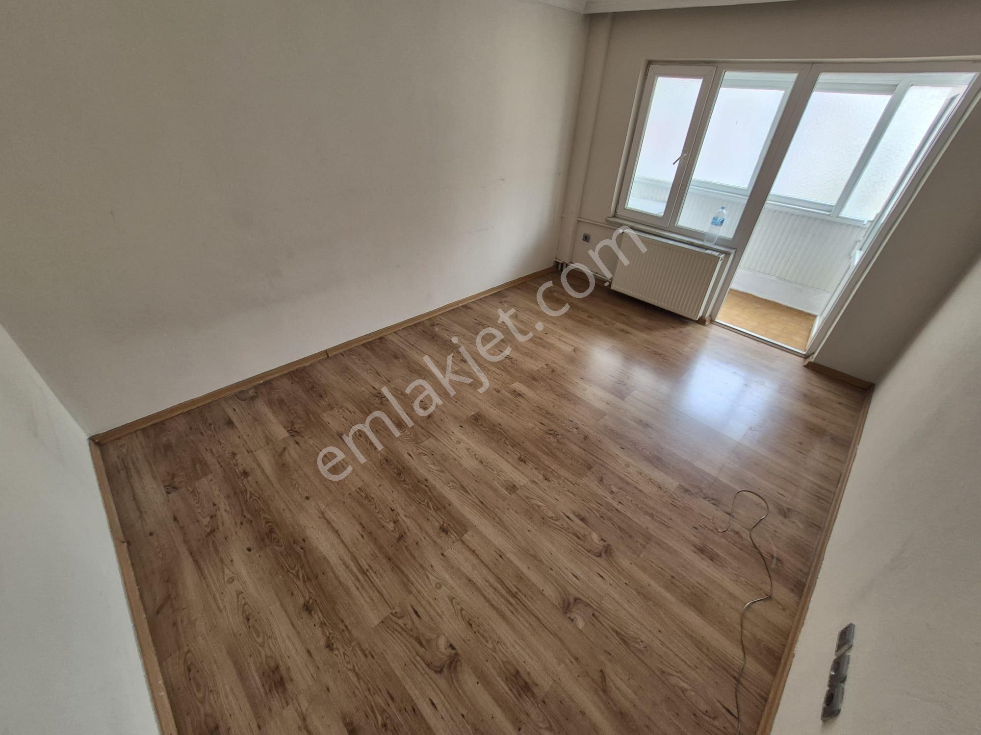 Akmandan Edremit Merkezde Cadde Üzeri Kiralık Daire - Görsel 11