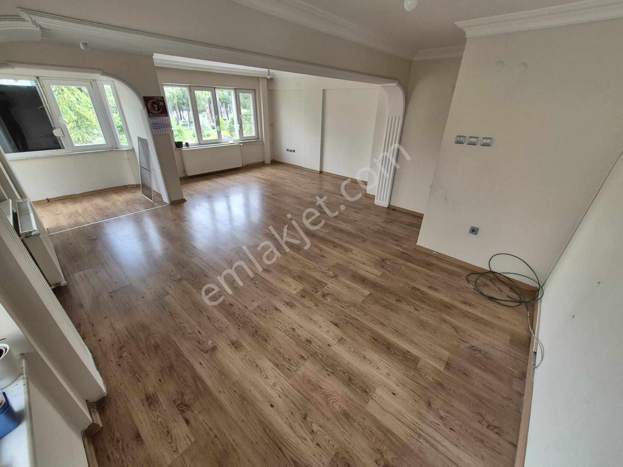 Akmandan Edremit Merkezde Cadde Üzeri Kiralık Daire - Görsel 16