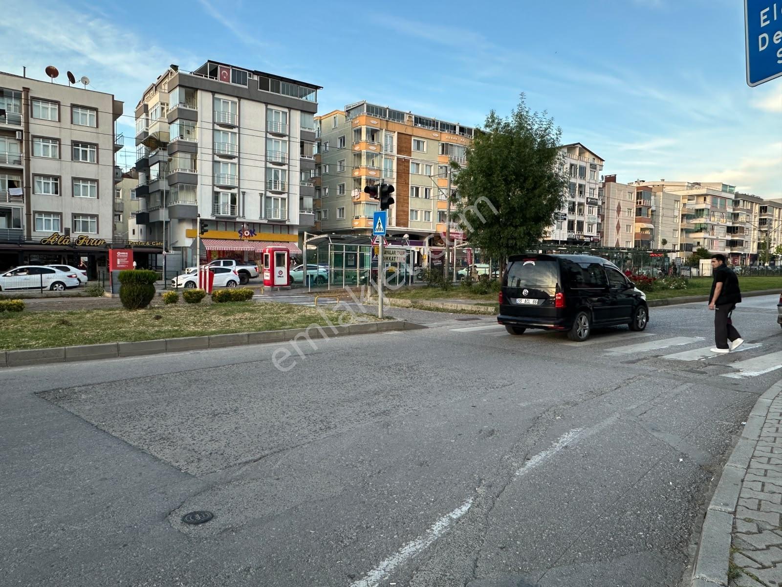 Ömür Evleri Tramvay Durağına Cephe | Kiralık Geniş 3+1 Daire - Görsel 32