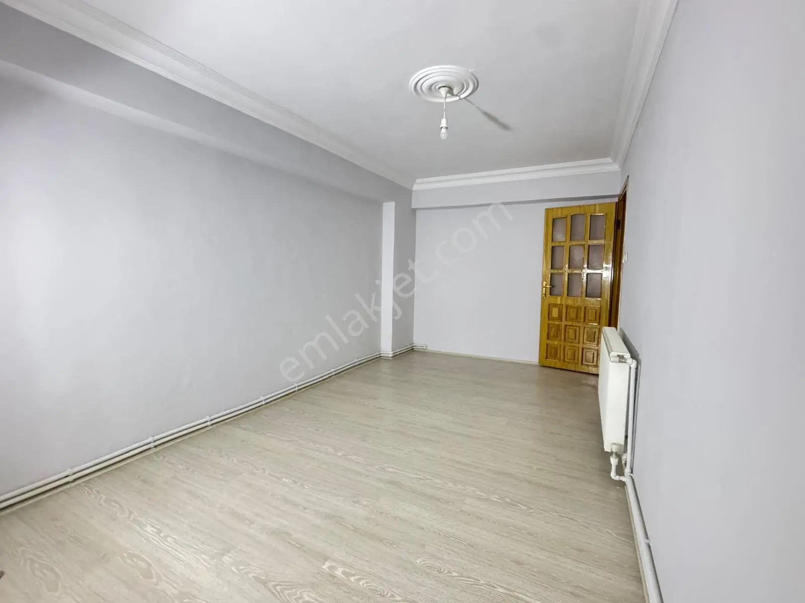 Ömür Evleri Tramvay Durağına Cephe | Kiralık Geniş 3+1 Daire - Görsel 3
