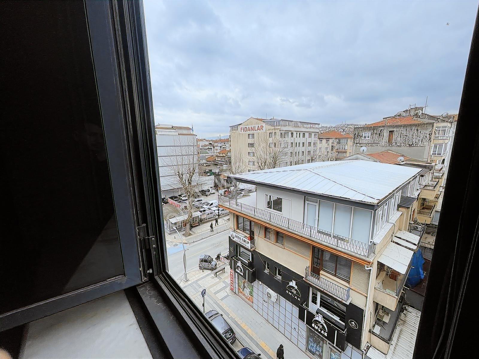Yalova Merkez'de Satılık Ofis & İşyeri 1+1 90 M2 - Görsel 11