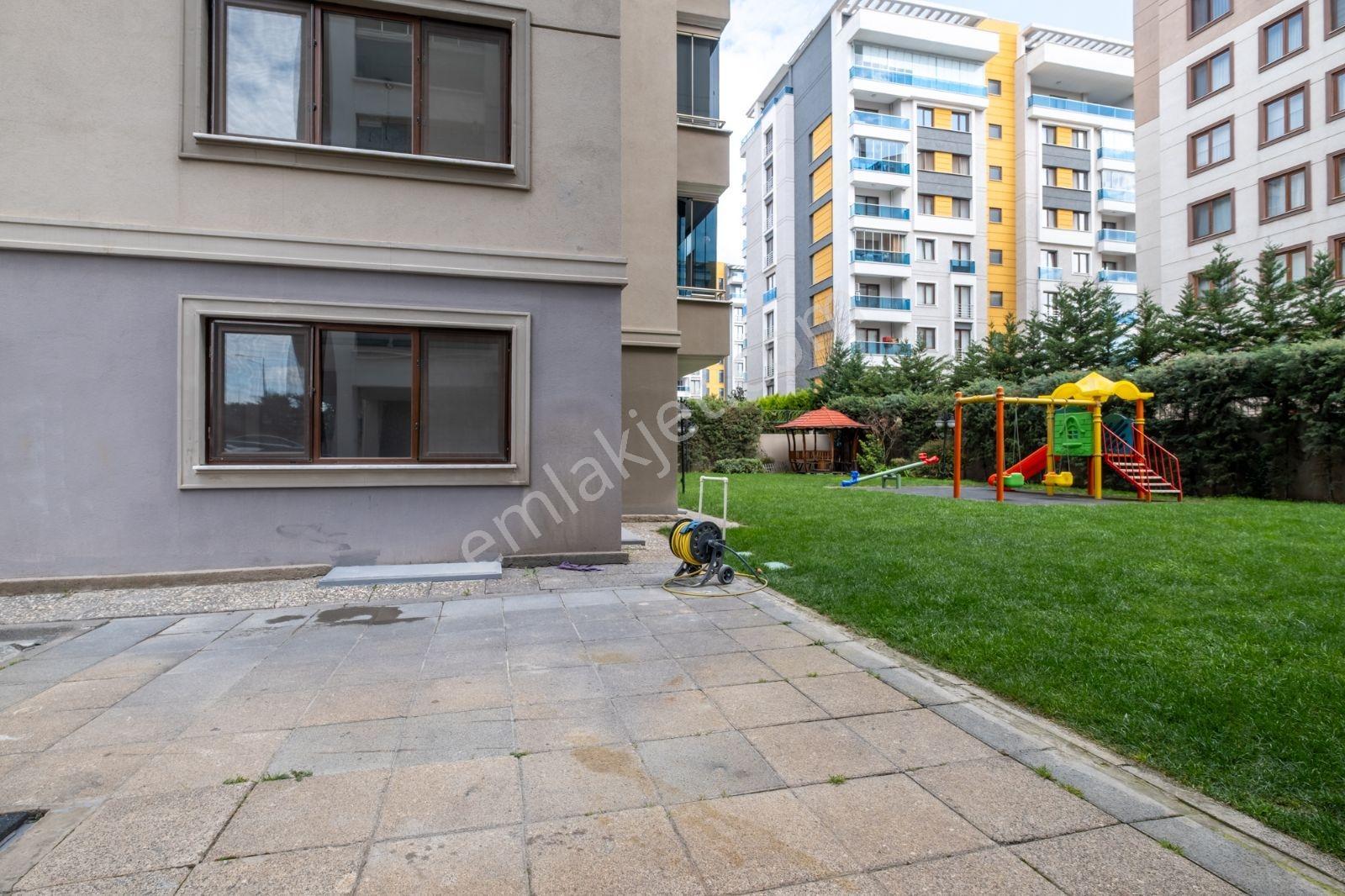 Remax Advantageden 23 Nisan'da Site İçi Kiralık 1+1 Daire - Görsel 2