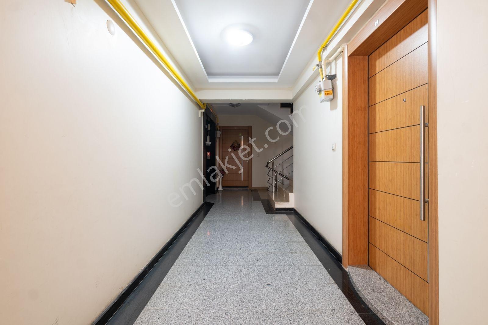 Remax Advantageden 23 Nisan'da Site İçi Kiralık 1+1 Daire - Görsel 23