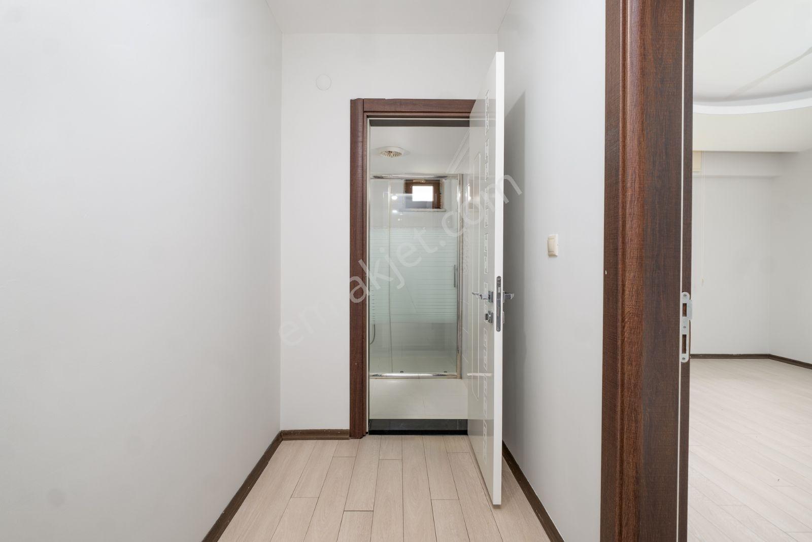 Remax Advantageden 23 Nisan'da Site İçi Kiralık 1+1 Daire - Görsel 17
