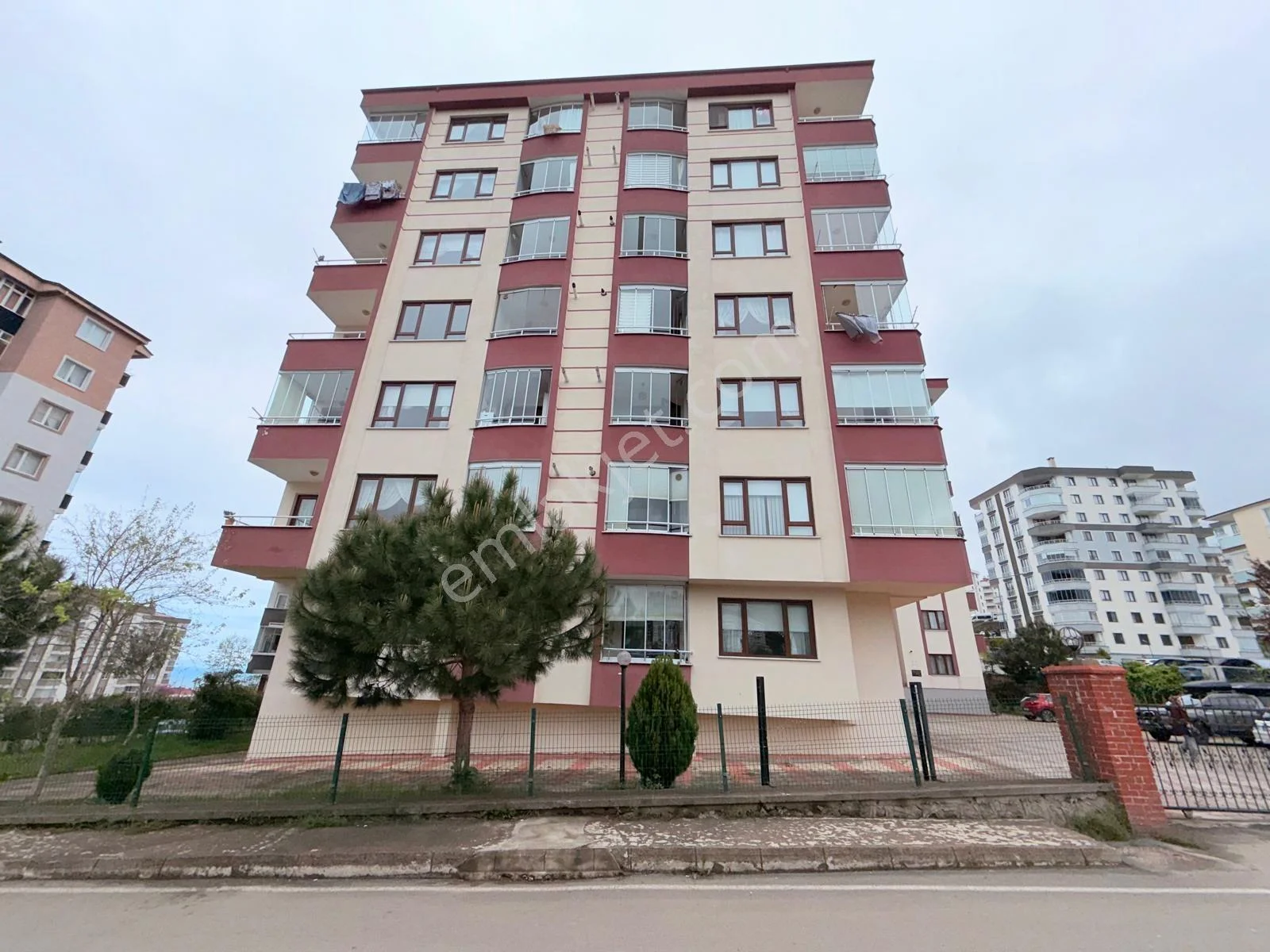 Aydınlıkevler'de Satılık 3+1 Daire