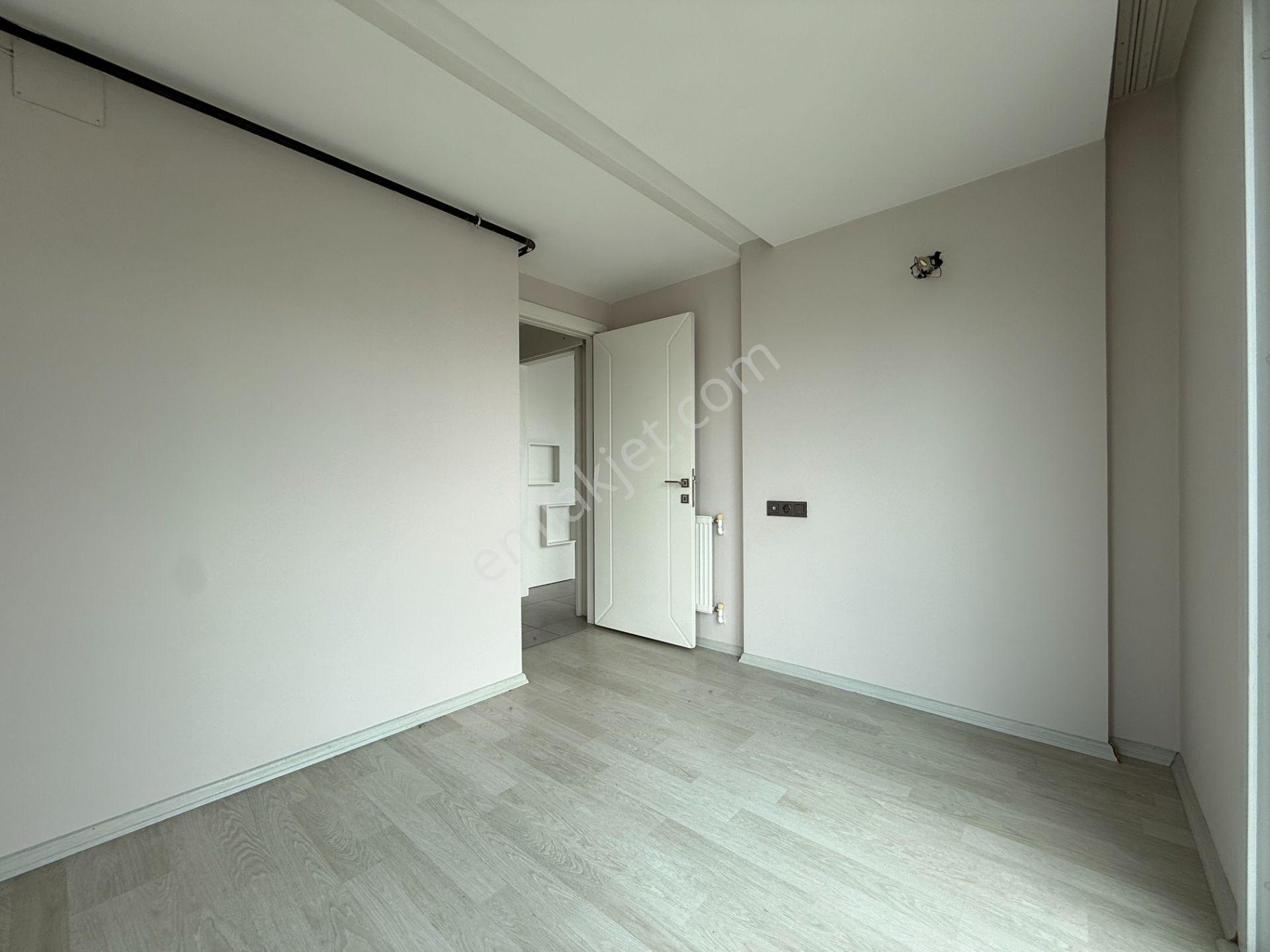 Pınar'da 3+1 100 M2 Doğalgazlı Site İçi-güvenlikli-hauzlu Hasarsız Kiralık Daire - Görsel 8