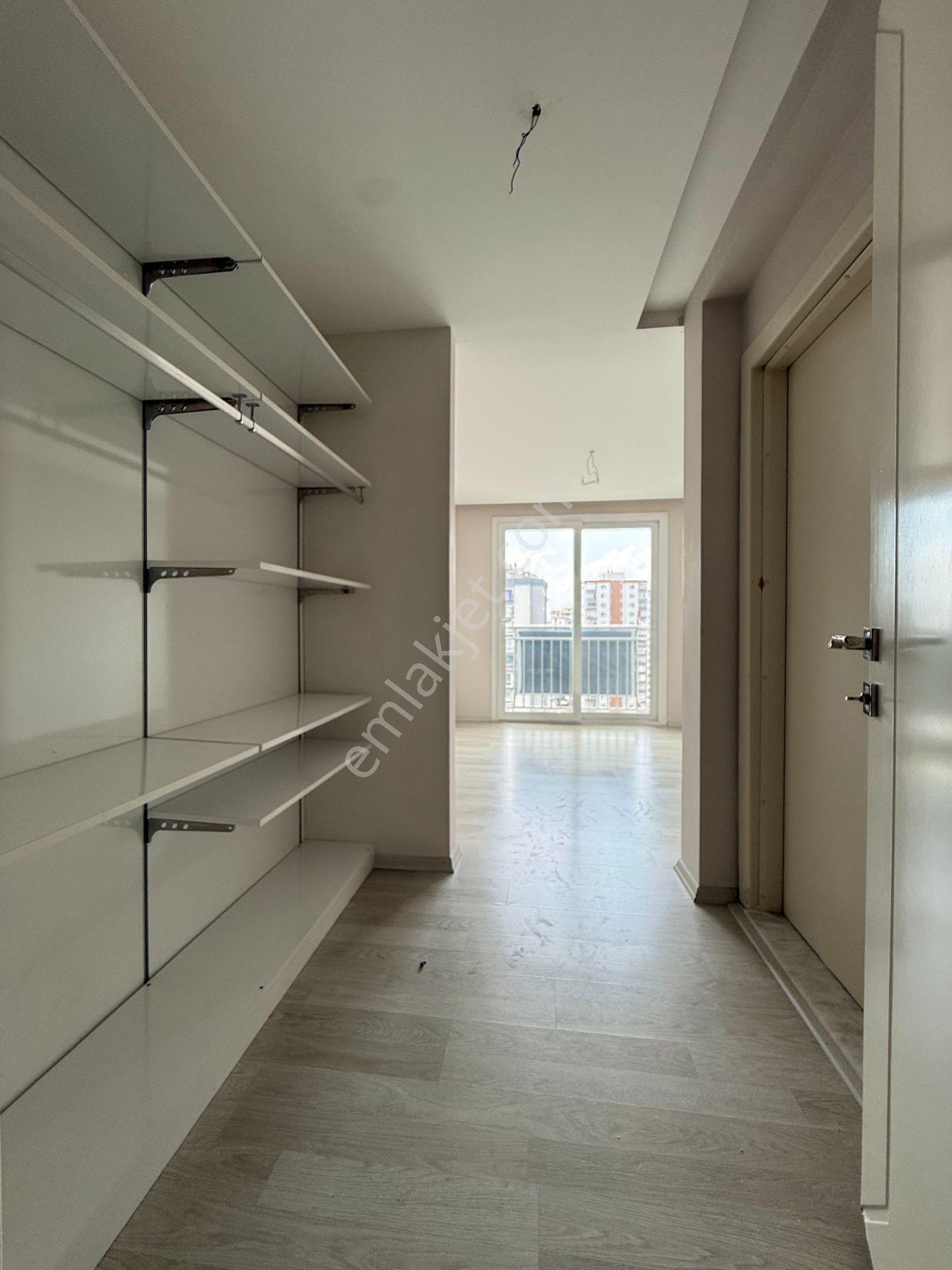 Pınar'da 3+1 100 M2 Doğalgazlı Site İçi-güvenlikli-hauzlu Hasarsız Kiralık Daire - Görsel 18