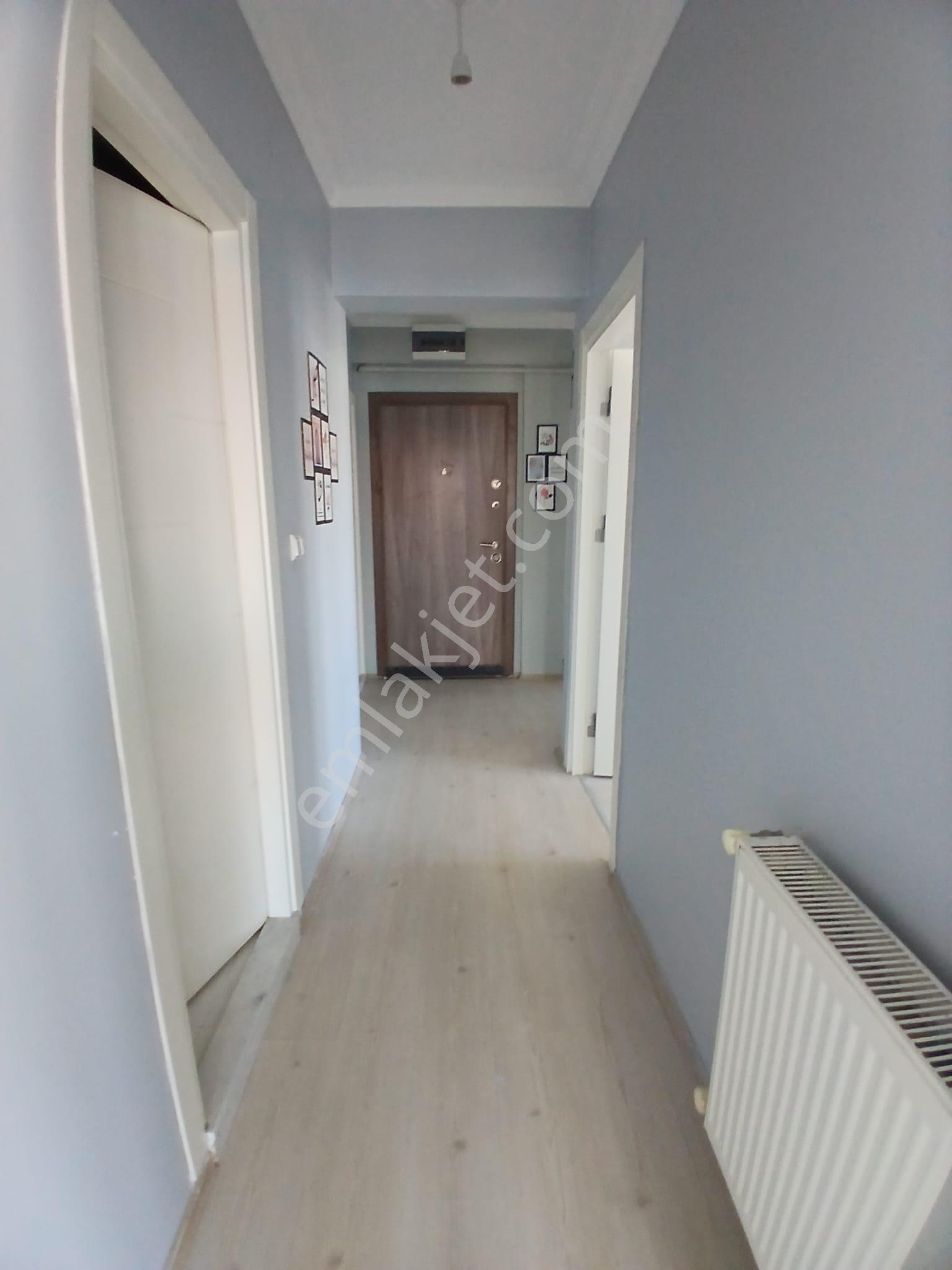 Çamlıca Mahallesinde Kiralık 2+1 Daire - Görsel 11