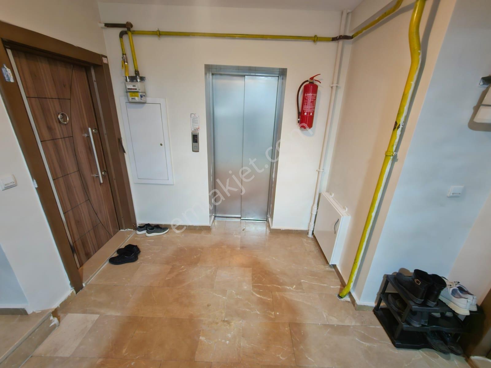 Hahitlerde Yüzme Havuzlu Ara Kat Satılık 2+1 Daire - Görsel 18