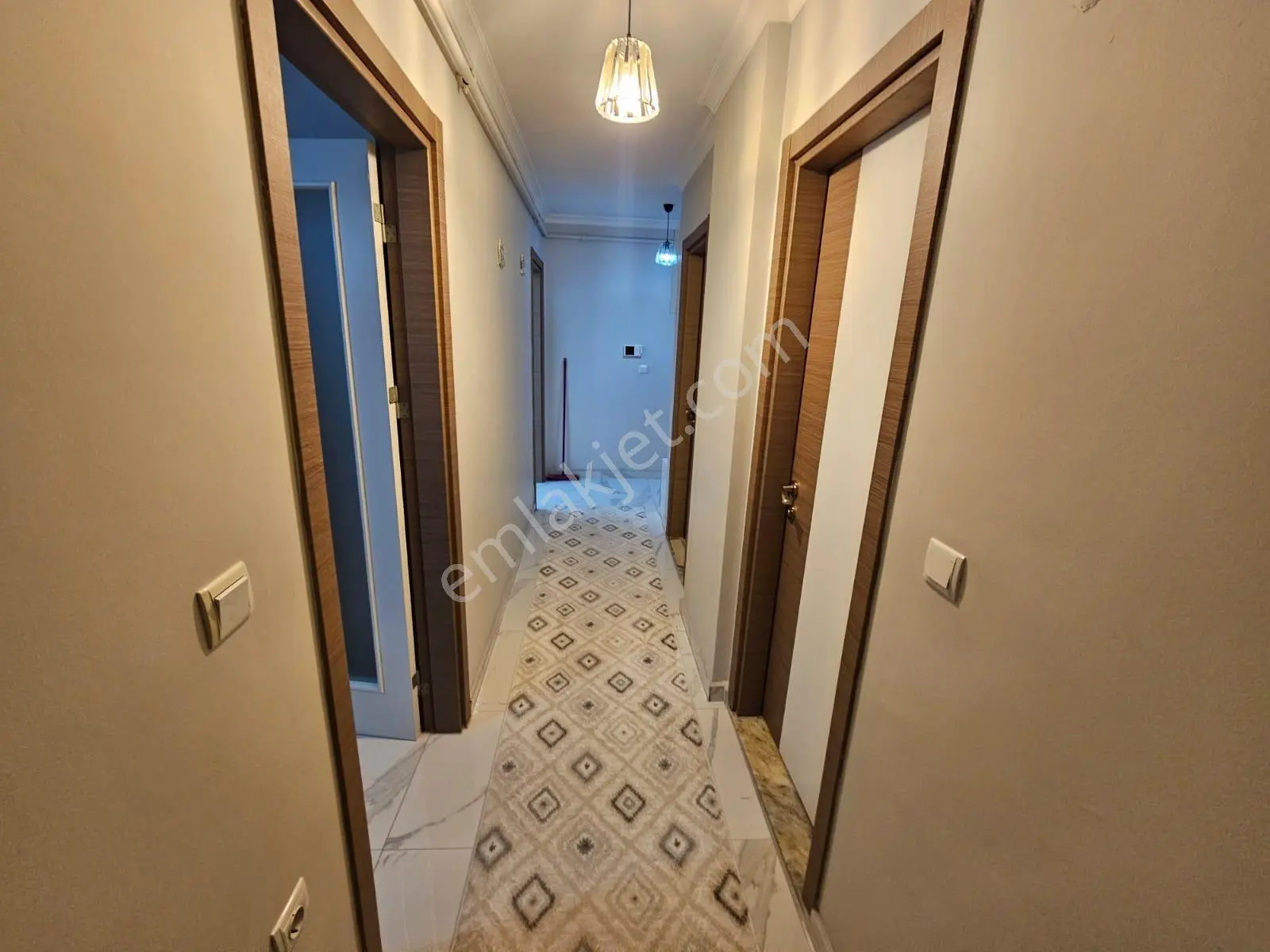 Hahitlerde Yüzme Havuzlu Ara Kat Satılık 2+1 Daire - Görsel 2