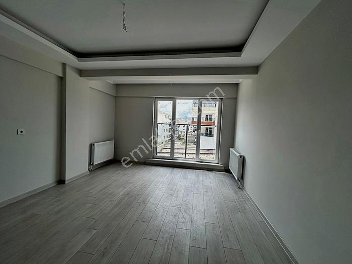 Yenikent Emlak'tan Satılık 2+1 Cadde Üzeri Lüx Ön Cephe Daire - Görsel 9