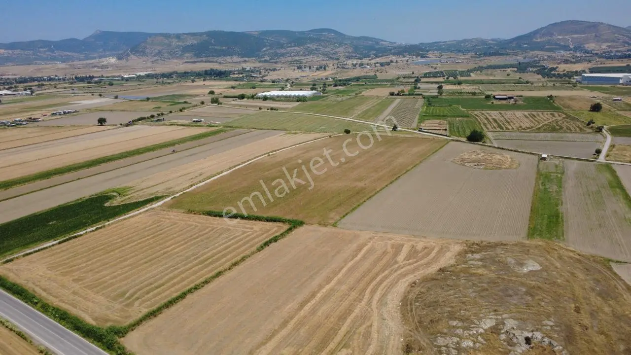 Gerenköyde 28727m2 Satılık Tek Tapu Yola Cephe Suyu Olan Tarla