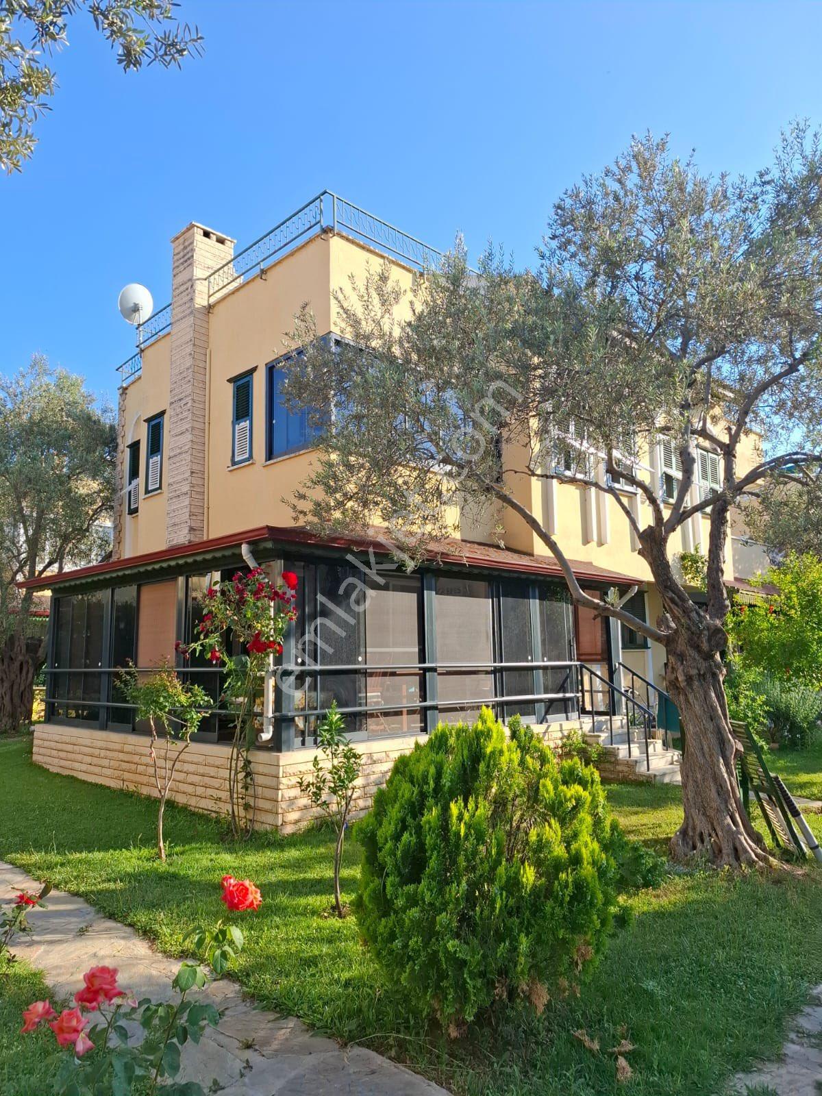 Acil! Deniz Manzaralı Kombili Seçkin Sitede Bahçeli Villa - Görsel 18