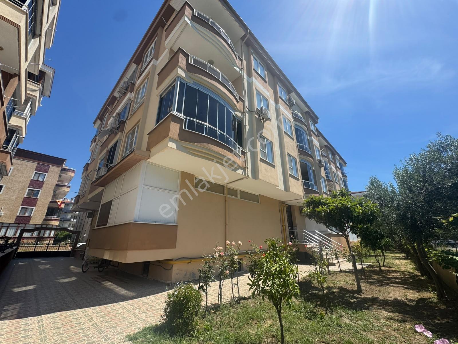 Kumsaldan Altınkumda Ön Cephe Geniş Balkonlu_2+1_kombili Daire!!