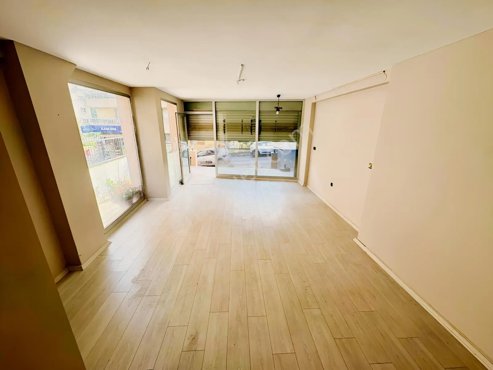 Fırsat Dükkan Ata Caddesi'nin Dibinde Kiralık Dükkan - Görsel 4