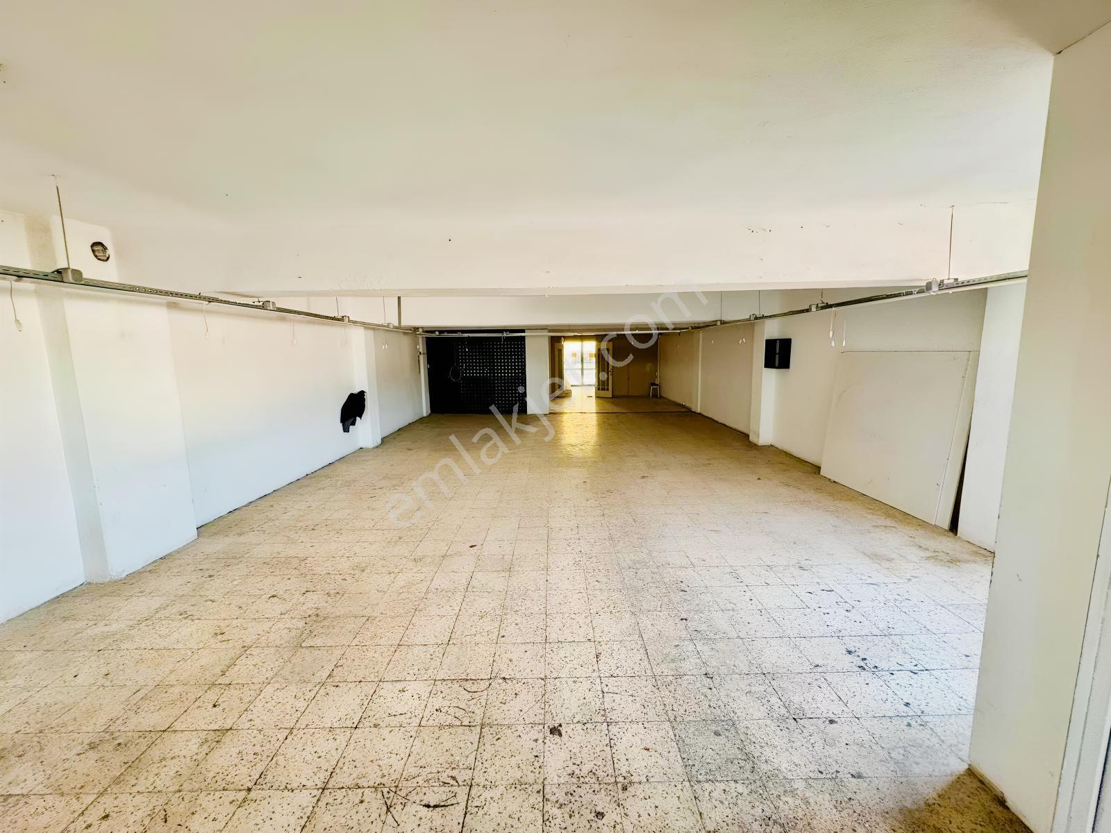 Karabağlarda Kiralık | 500 M² Ticari İş Yeri & Depo - Görsel 23