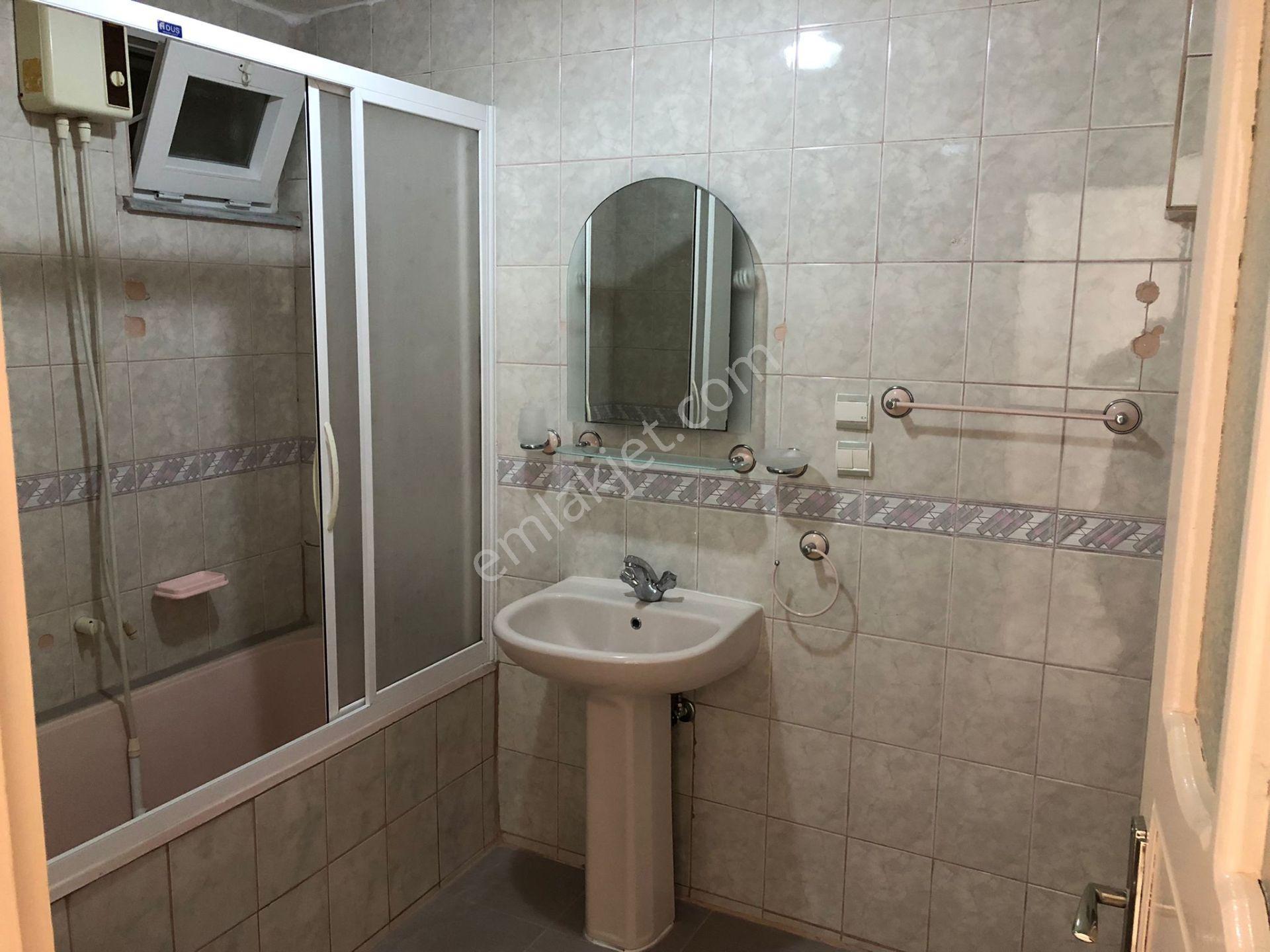 Çanakkale,ezine,camikebir Mahallesinde Kiralık 3+1 Daire - Görsel 8