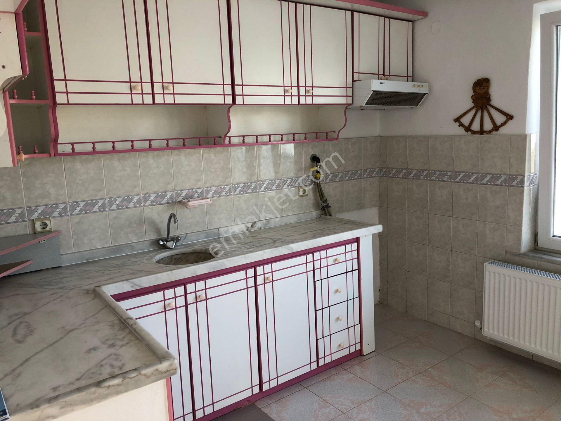Çanakkale,ezine,camikebir Mahallesinde Kiralık 3+1 Daire - Görsel 4