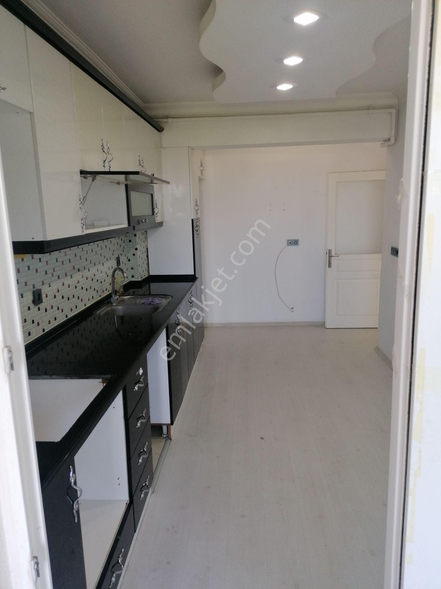 Kemalpaşanın Merkezinde Acil Satılık 110 M2 2+1 Doğalgazlı Daire - Görsel 3