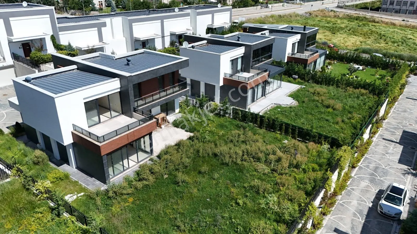 Bağlıca 754m2 Arsa Paylı 5+1 Site İçi Müstakil Villa
