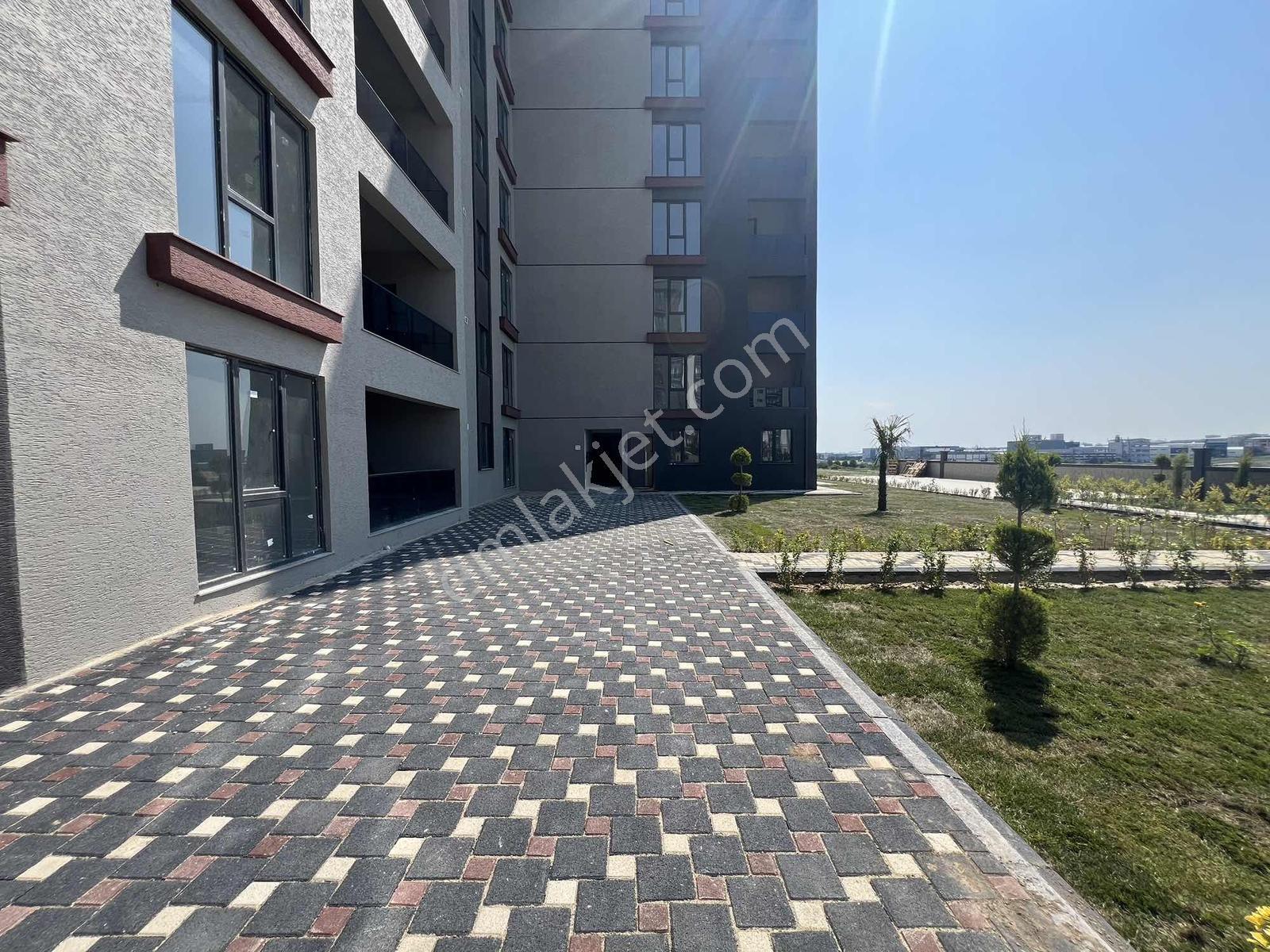 Center Avm Bölgesi Havuzlu Site İçerisi 1+1 Lüks Sıfır Daire - Görsel 2
